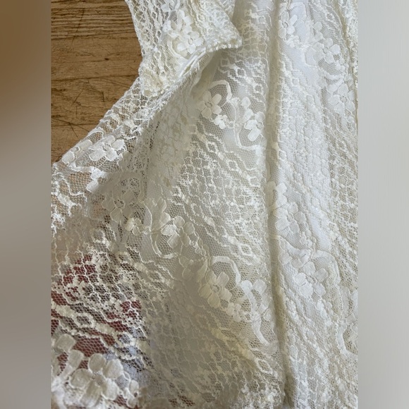Ina lace dress with keyhole back medium - Picture 2 of 5